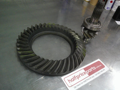Isuzu FRR Truck Genuine Rear Final Drive Gear Set New Part