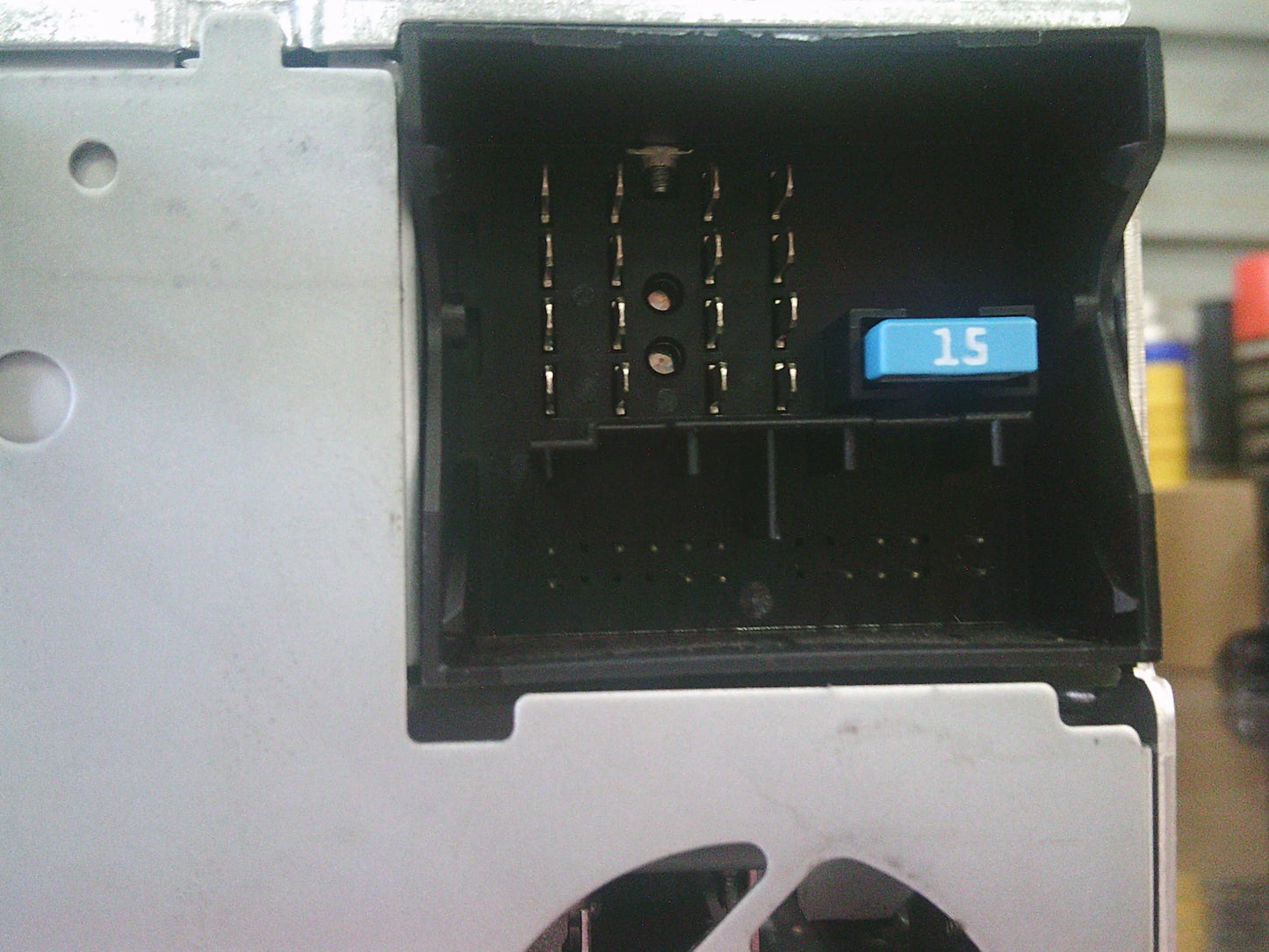 Holden CG Captiva Genuine Dash Radio Control Head Unit CD 6 Stacker New Part