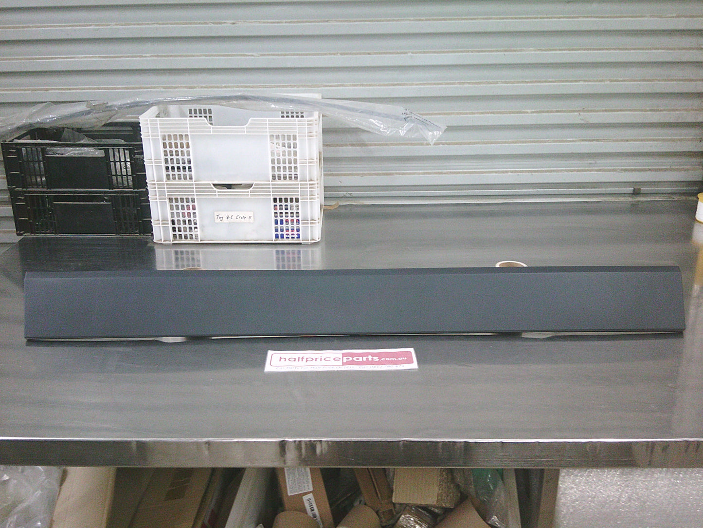 Land Rover Discovery 3-4 Genuine Rear Tail Gate Moulding - New Part