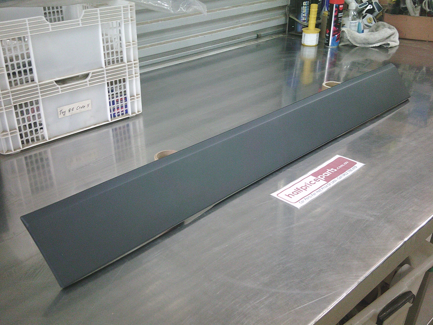 Land Rover Discovery 3-4 Genuine Rear Tail Gate Moulding - New Part