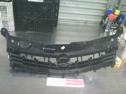 Holden Astra-H Genuine Front Grille Assembly New Part