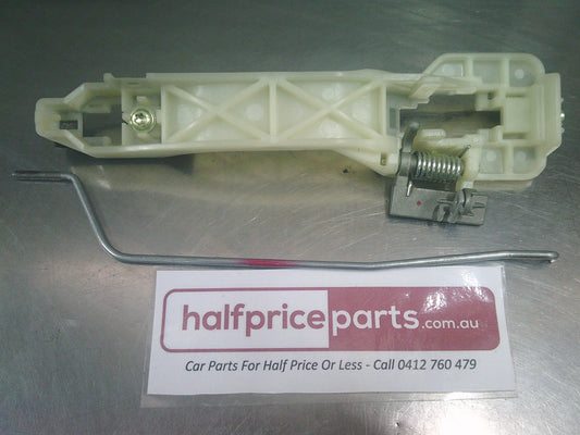 Holden CG7 Captiva Genuine Left Hand Front Door Inner Hardware Brace (Passenger) New Part.