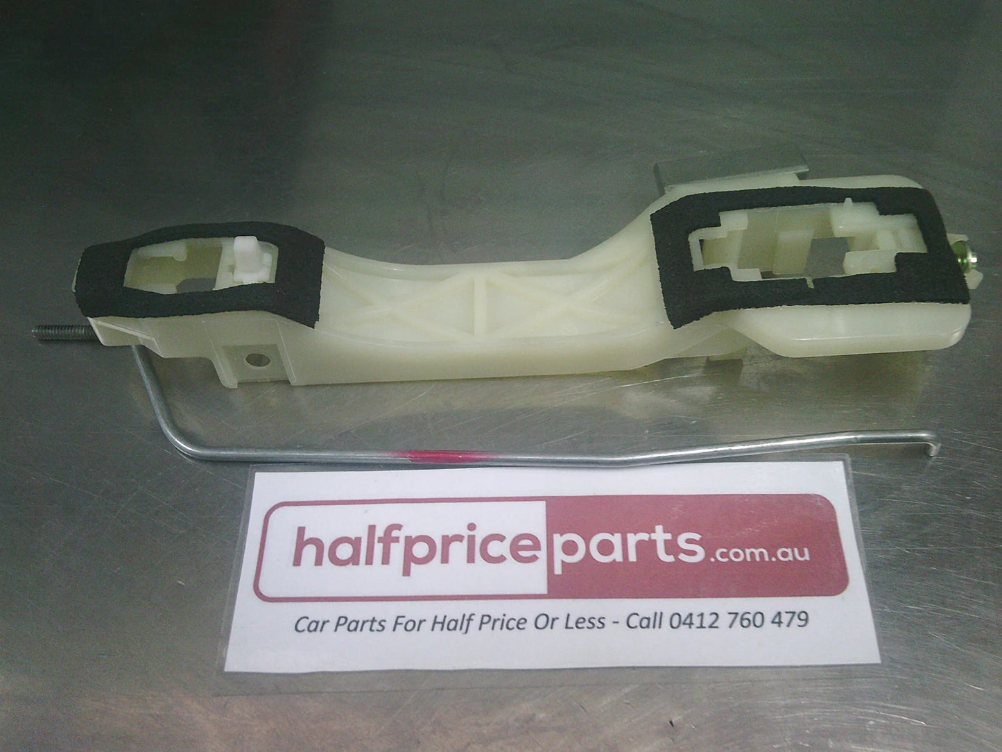 Holden CG7 Captiva Genuine Left Hand Front Door Inner Hardware Brace (Passenger) New Part.