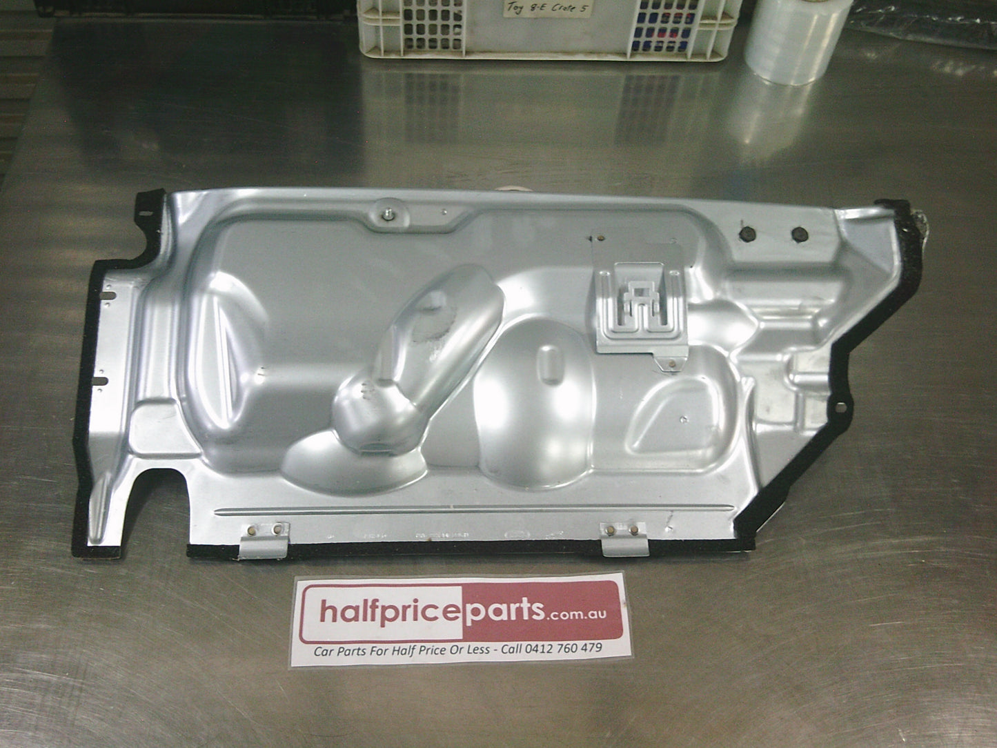 Land Rover Evoque Genuine Engine Centre Insulator - New Part