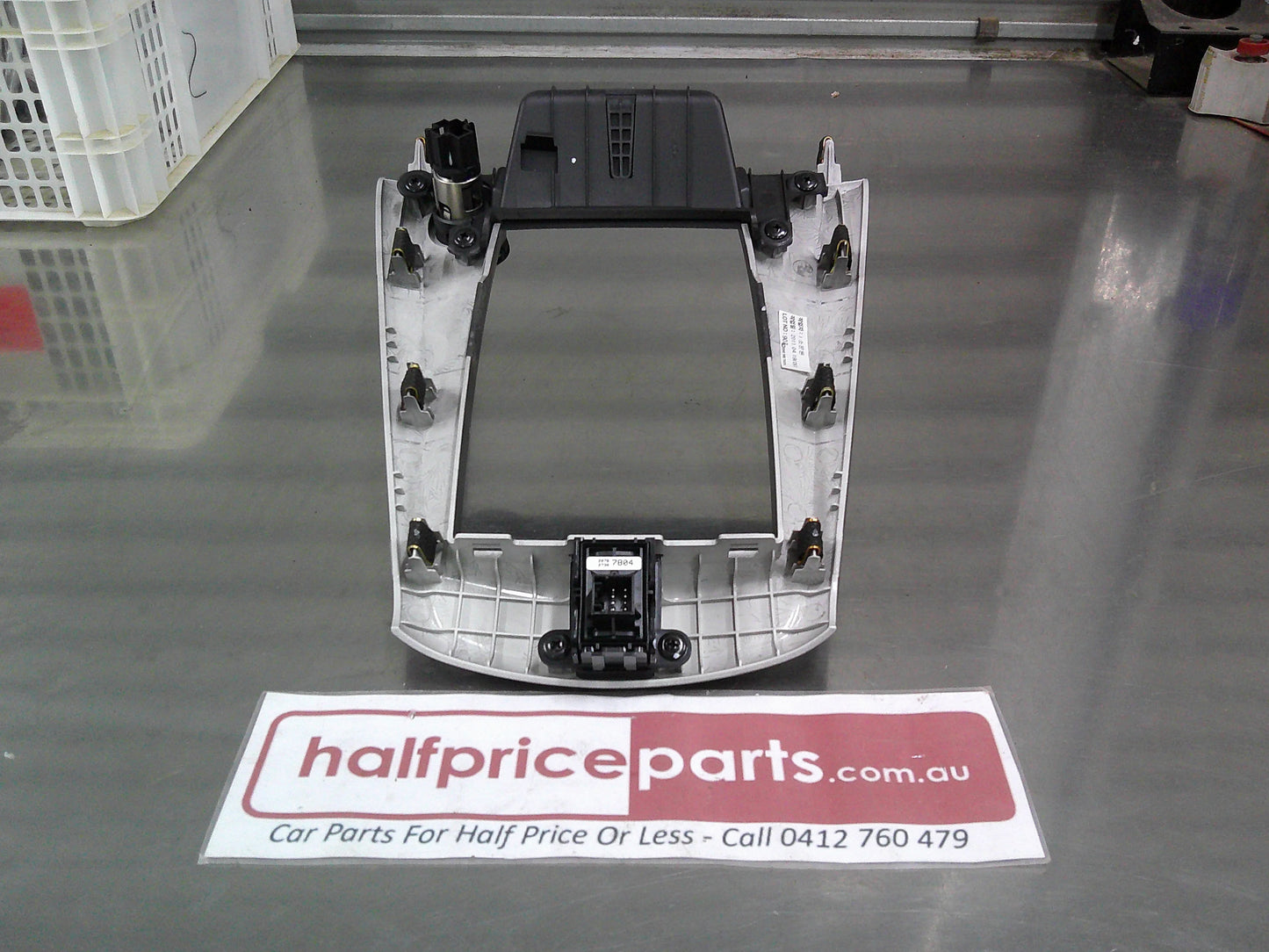 Holden CG7 Captiva Genuine Center Consol Gearstick Surround Trim New Part