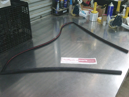 Holden JH Cruze Genuine Upper Windscreen Reveal Molding New Part