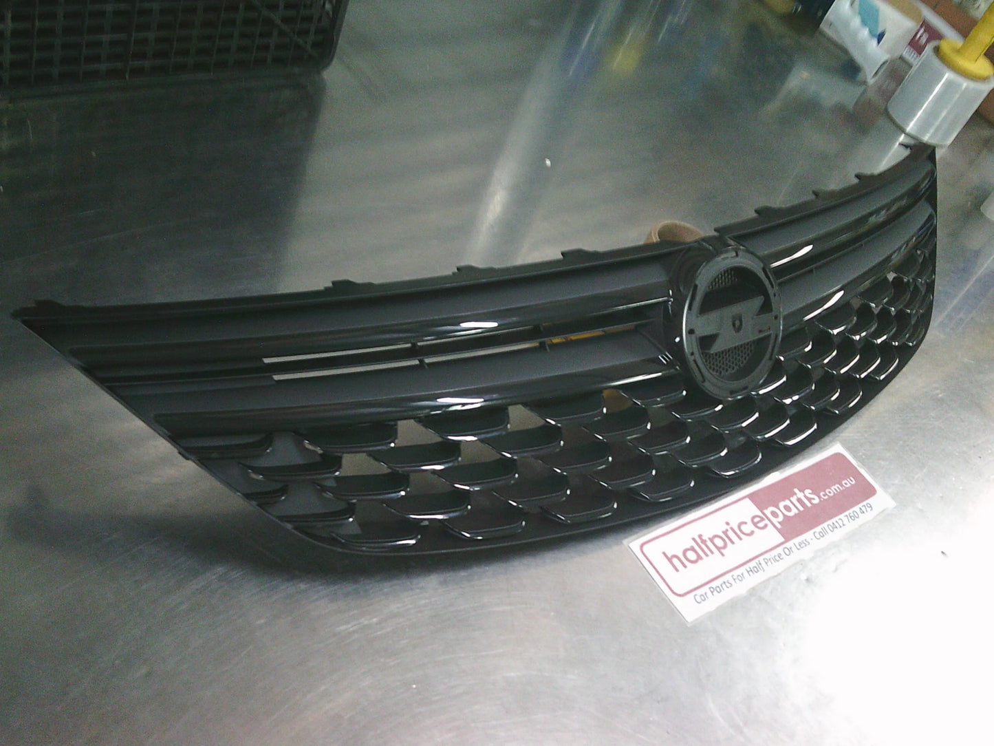 Holden Astra K B16 1.4Ltr Turbo Genuine Front Grille Assembly New Part