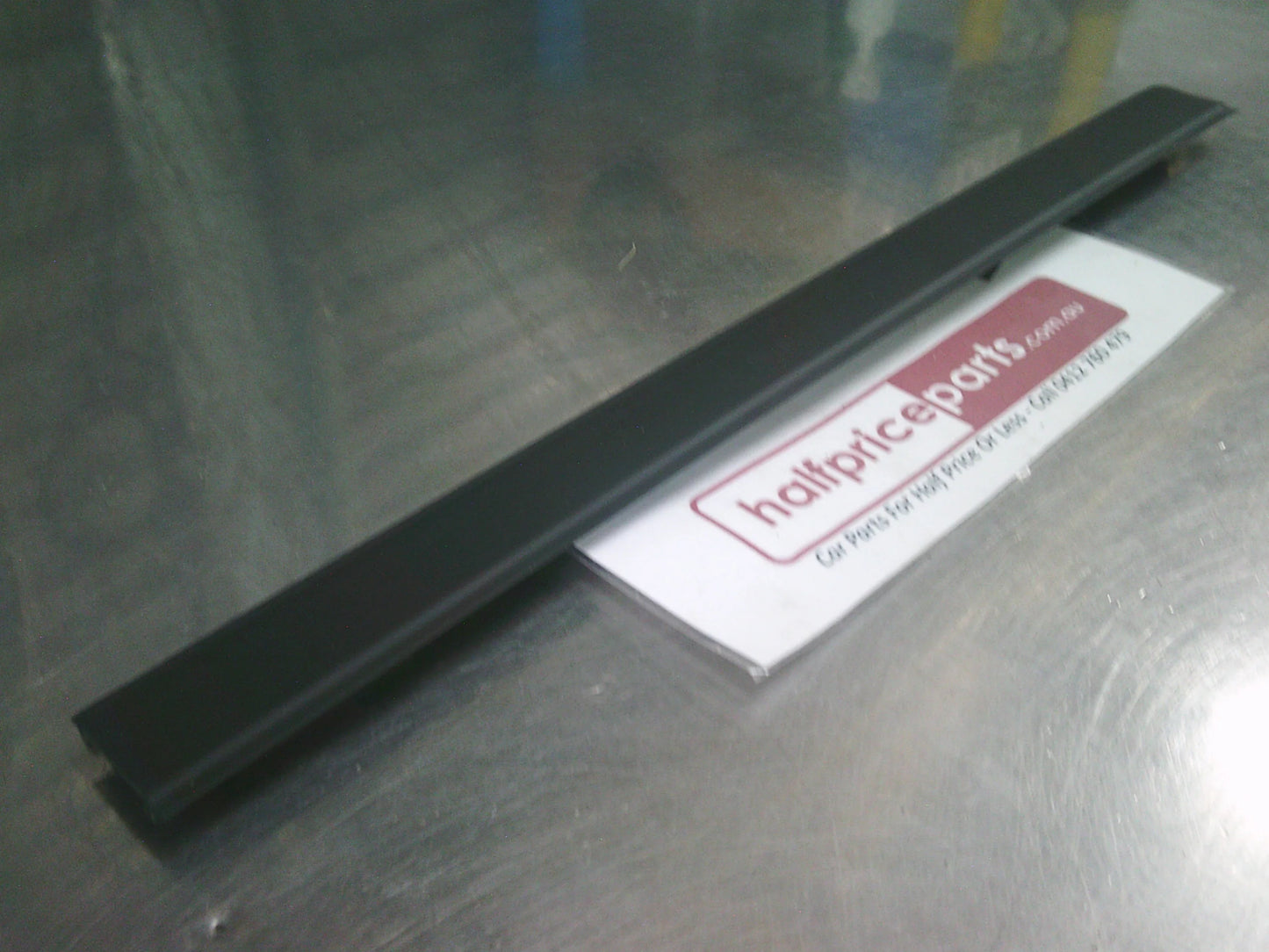Holden CG Captiva/CG Captiva Sport Genuine Roof Moulding Center Drip Rail New Part