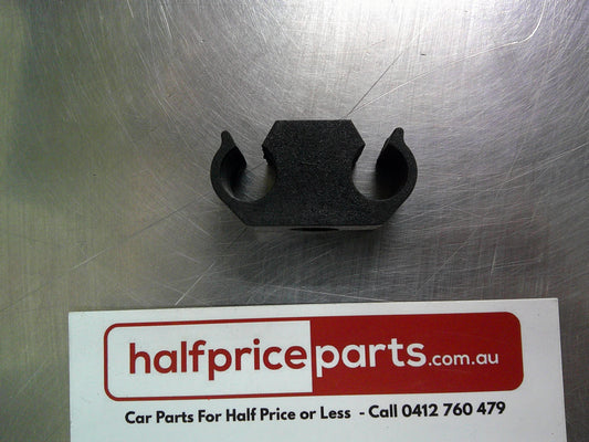 Holden VT Commodore Genuine Power Steering Cooler Tube Retainer New Part