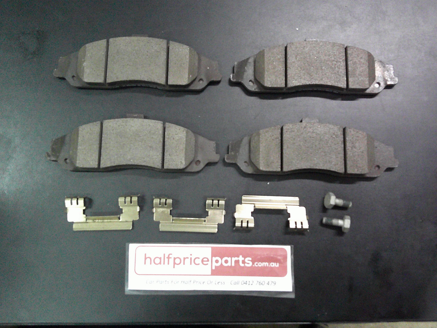 Holden VZ/SS/SSV Commodore/Genuine Front Brake Pad Set New Part
