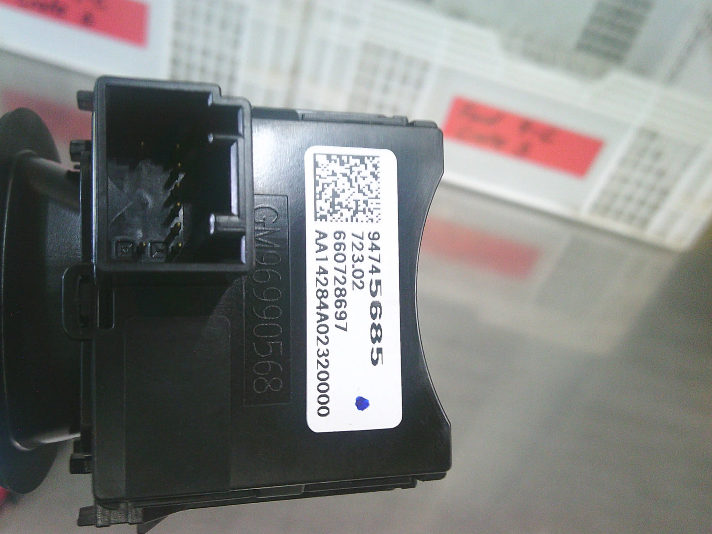 Holden VF Calais/WN Caprice Genuine Indicator/Cruise/Lights/Menu (Jet Black) New Part