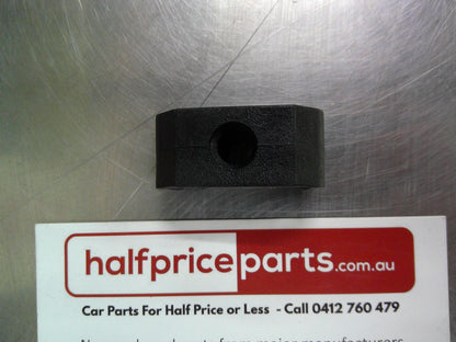 Holden VT Commodore Genuine Power Steering Cooler Tube Retainer New Part