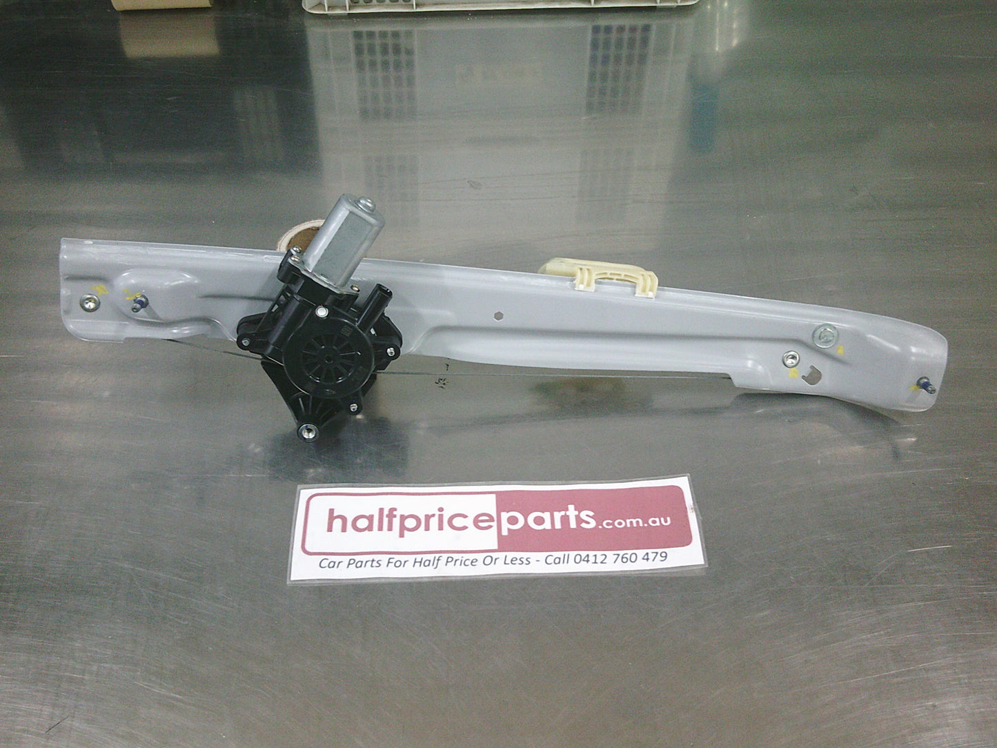 Holden Equinox Genuine Right Rear (Drivers) Window Regulator New