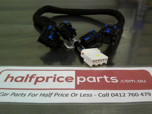 Holden CG Captiva/EP Epica Genuine Mobile Phone Bluetooth And DVD Breakout Harness New Part