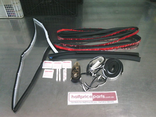 Holden Colorado RG Z71 Genuine PUBX Cover Front Bulb Seal Kit New Part