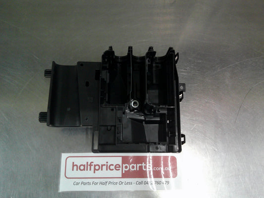 Holden JH Cruze Series II Genuine Engine Wiring Harness Fuse Block Bracket New Part