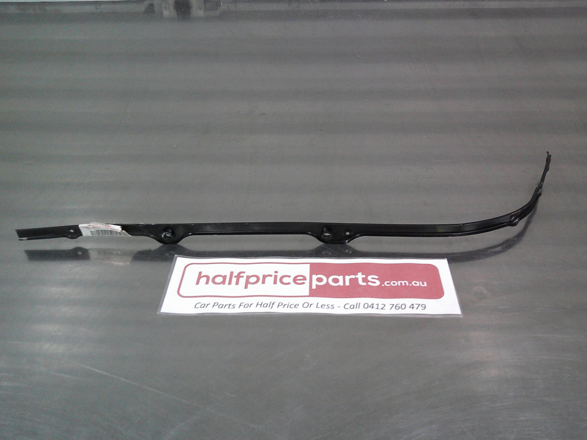 Toyota Camry Sedan Genuine Right Hand Rear Bumper Side Retainer New Part