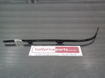 Toyota Camry Sedan Genuine Right Hand Rear Bumper Side Retainer New Part