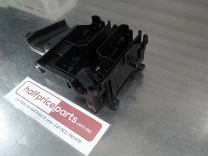 Holden JH Cruze Series II Genuine Engine Wiring Harness Fuse Block Bracket New Part