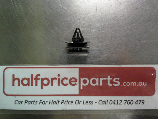 Holden VE Commodore Genuine Side Skirt Clip New Part