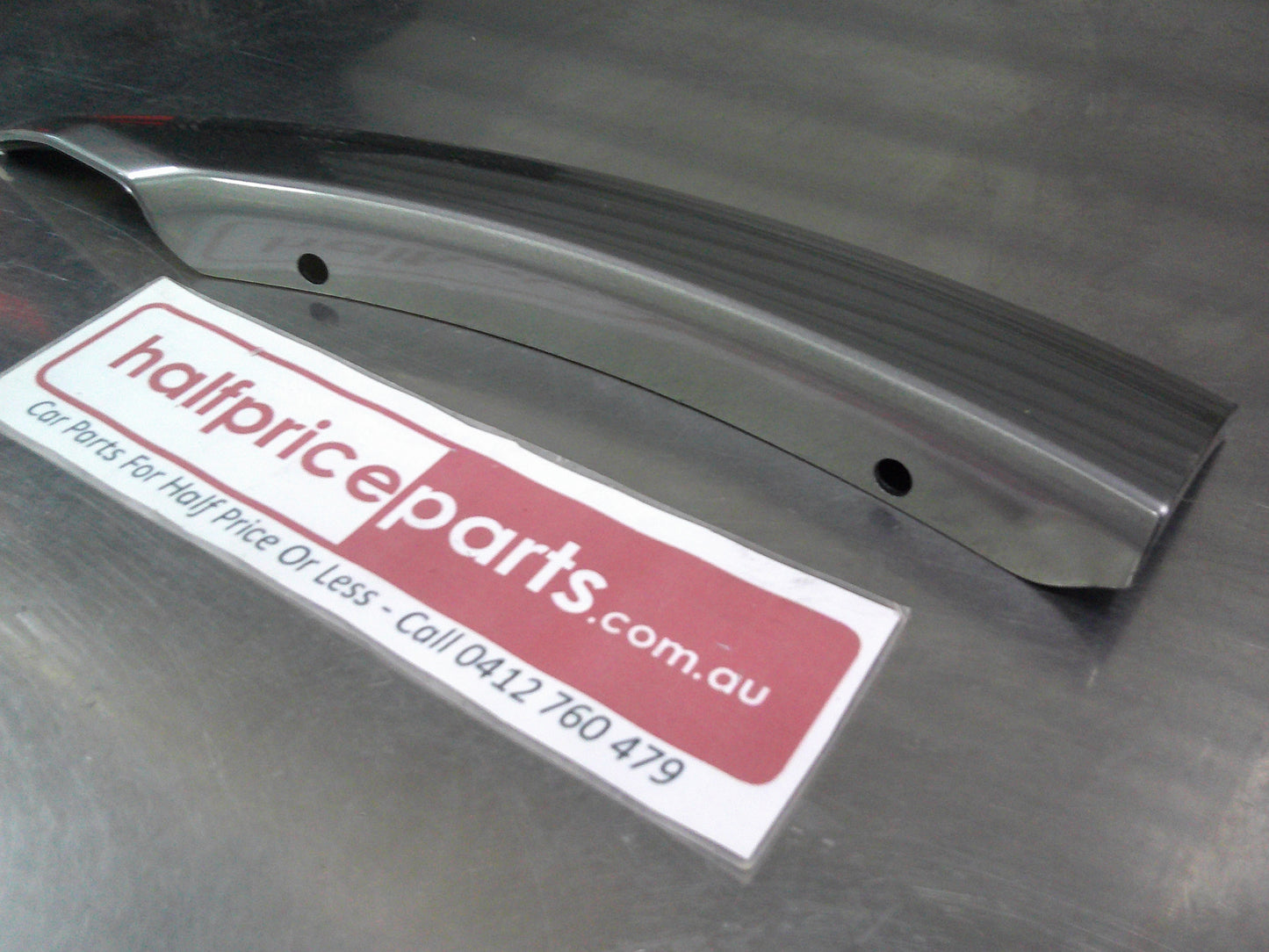 Holden Frontera Genuine Right Hand Rear Wheel Arch Moulding New Part