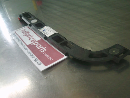 Holden Vectra Hatch Back Genuine Right Hand Rear Bumper Bracket New Part