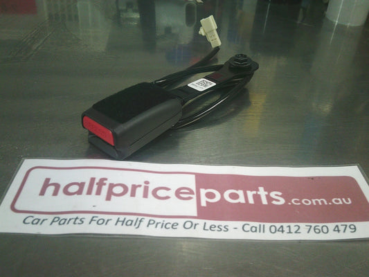 Holden RG Trailblazer Genuine Right Hand Front Seat Belt Buckle (Drivers)  New Part
