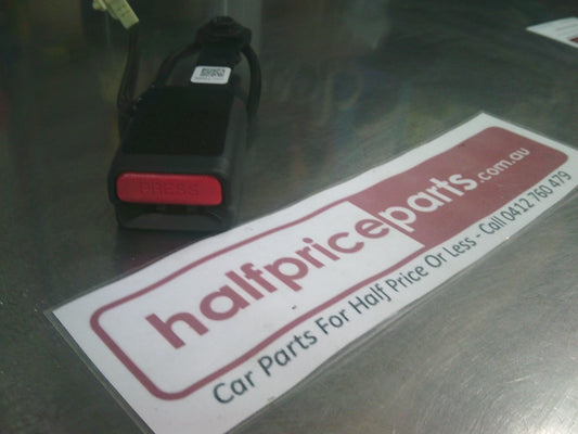 Holden RG Trailblazer Genuine Right Hand Front Seat Belt Buckle (Drivers)  New Part
