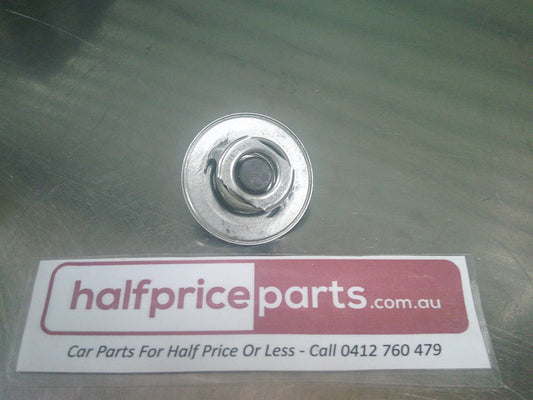 Holden VN/VP/VR/VS Commodore/VQ Statesman/HSV Grange/HSV Senator 308-5.0ltr Genuine Thermostat See below New Part