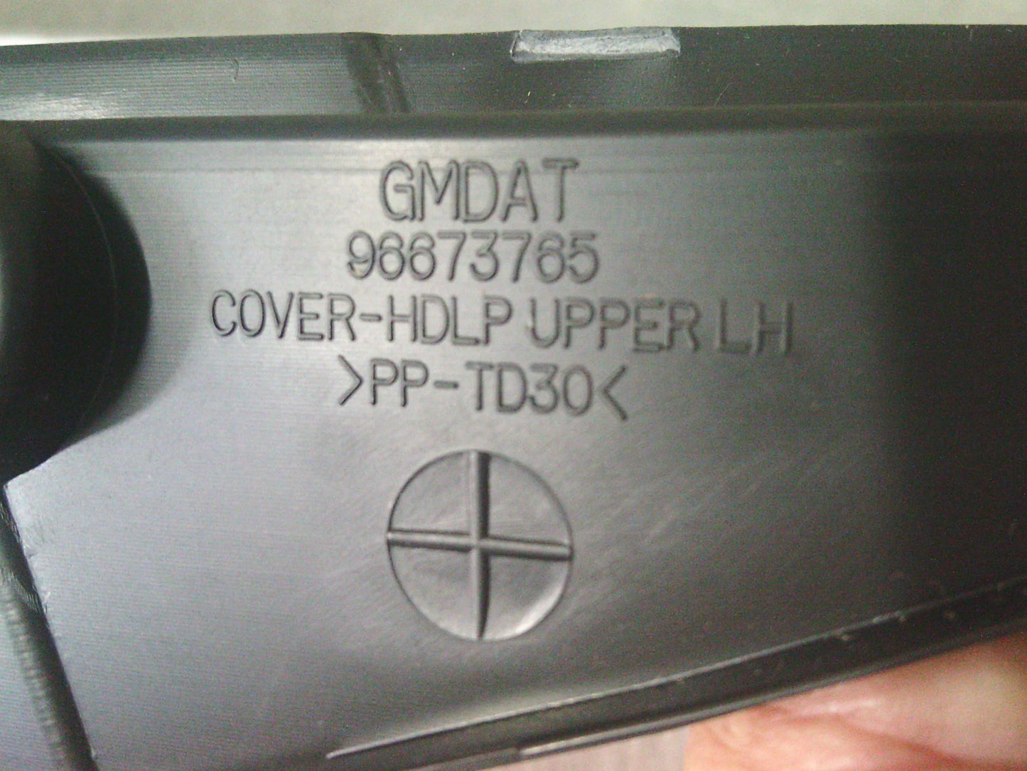 Holden CG Captiva Genuine Left Hand Upper Head Light Cover Trim New Part