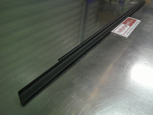 Toyota Tarago/Previa Genuine Right Hand Rear Sliding Door Glass Weatherstrip New Part