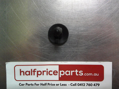 GM Genuine Multi Purpose Retainer Clip New Part