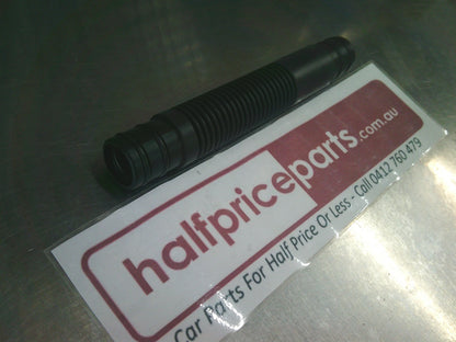 Holden VE Commodore/WM Statesman Genuine Windscreen Reservoir Washer Bottle Connector Tube New Part