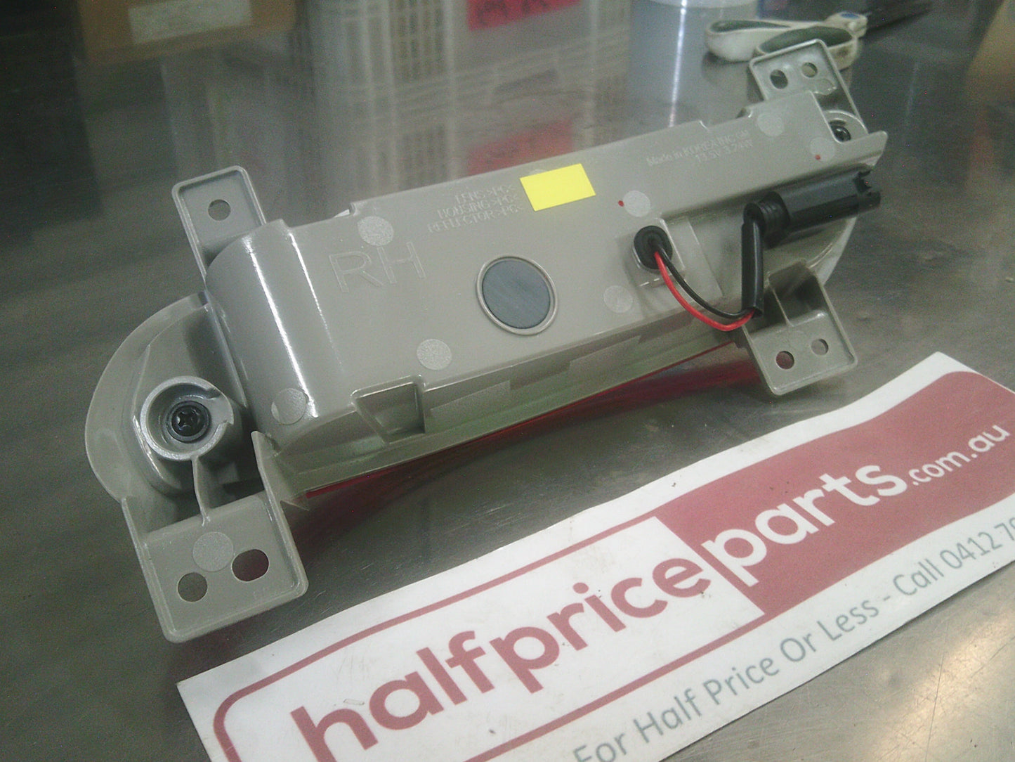 Holden CG7 Captiva Genuine Right Hand Rear Fog Lamp New Part