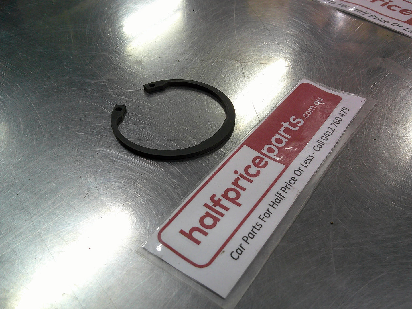 Holden VX Commodore/Calais/Monaro Genuine Rear Wheel Brake Bearing Retainer Ring New Part