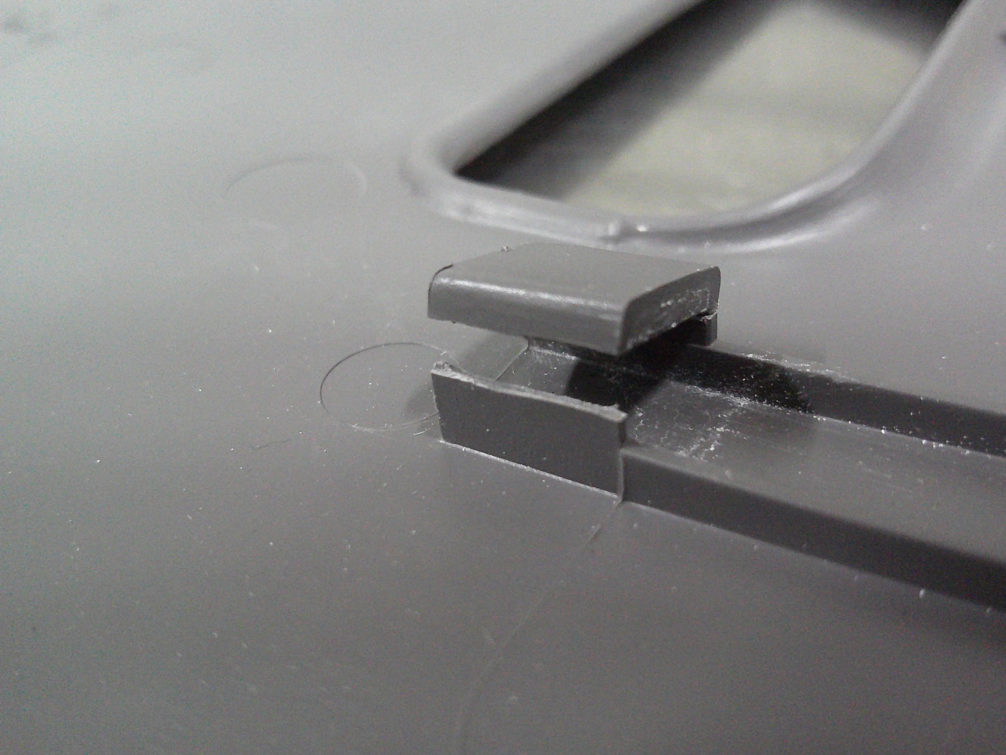 Holden Vectra Genuine Fuse Box Trim Cover (Gray) New Part
