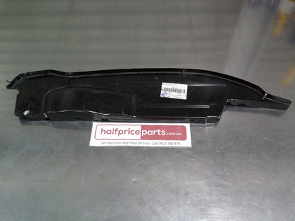 Holden Commodore Genuine Right Hand Body Baffle Side Inner Upper Panel New Part