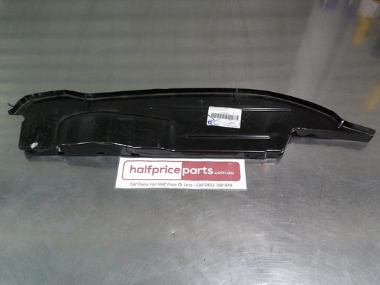 Holden Commodore Genuine Right Hand Body Baffle Side Inner Upper Panel New Part