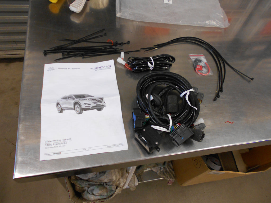 Hyundai Tucson Genuine Trailer Wiring Harness New Part – Half Price 