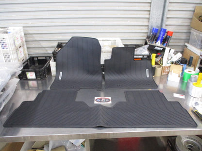 Hyundai Santa Fe Genuine 3 Piece Rubber Floor Mat Set New Part