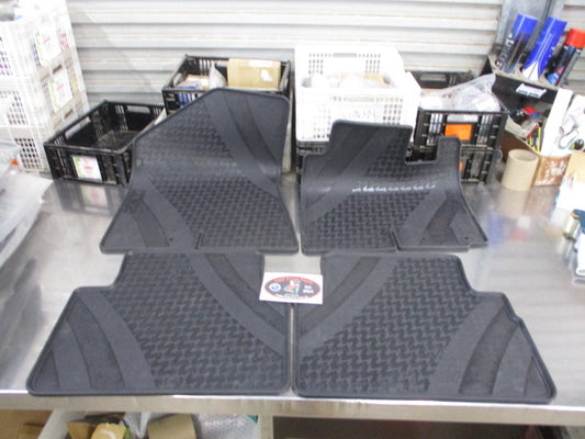 Hyundai IX35 Series II Active/Elite/Highlander Genuine Set Of 4 Rubber Floor Mat New Part