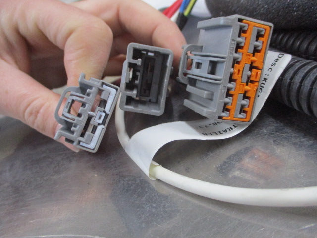 Ford Kuga Genuine Trailer Towing Factor Wiring Loom 7 Pin Plug New Part