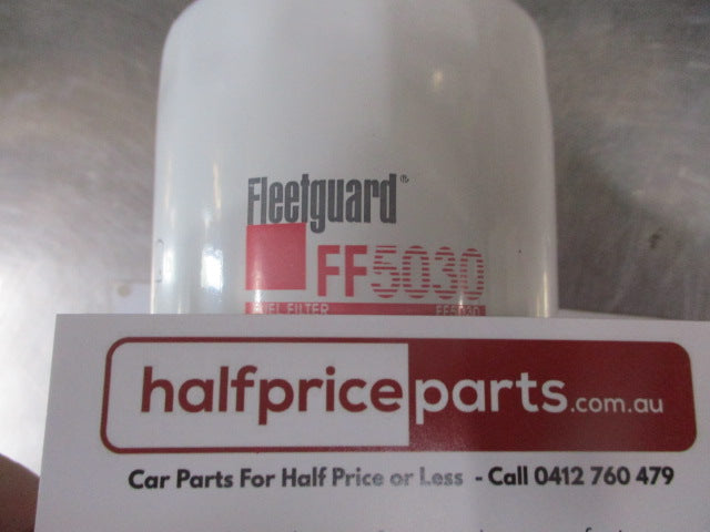 Fleet Guard Fuel Filter Suits Case, Ford, Hitachi, Isuzu New Part