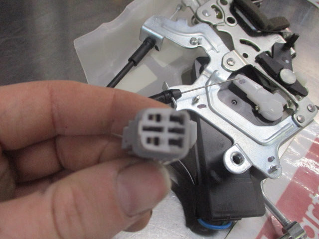 Great Wall Hover H6 Genuine Right Hand Rear Door Latch Assembly New Part