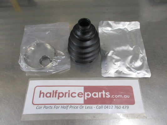 Holden Trax Genuine Right Hand Front Outer CV Boot Drive Shaft New Part