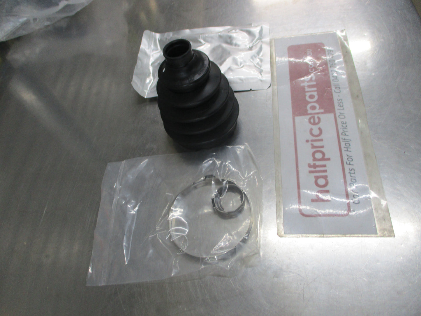 Holden Trax Genuine Right Hand Front Outer CV Boot Drive Shaft New Part