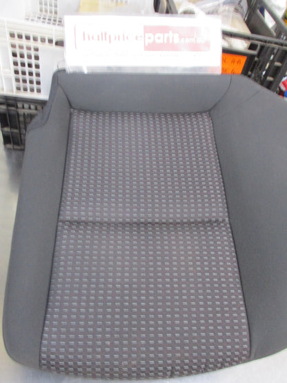 Hyundai I30 S/Wagon Genuine Passenger Rear Seat Base With Trim Complete New Part