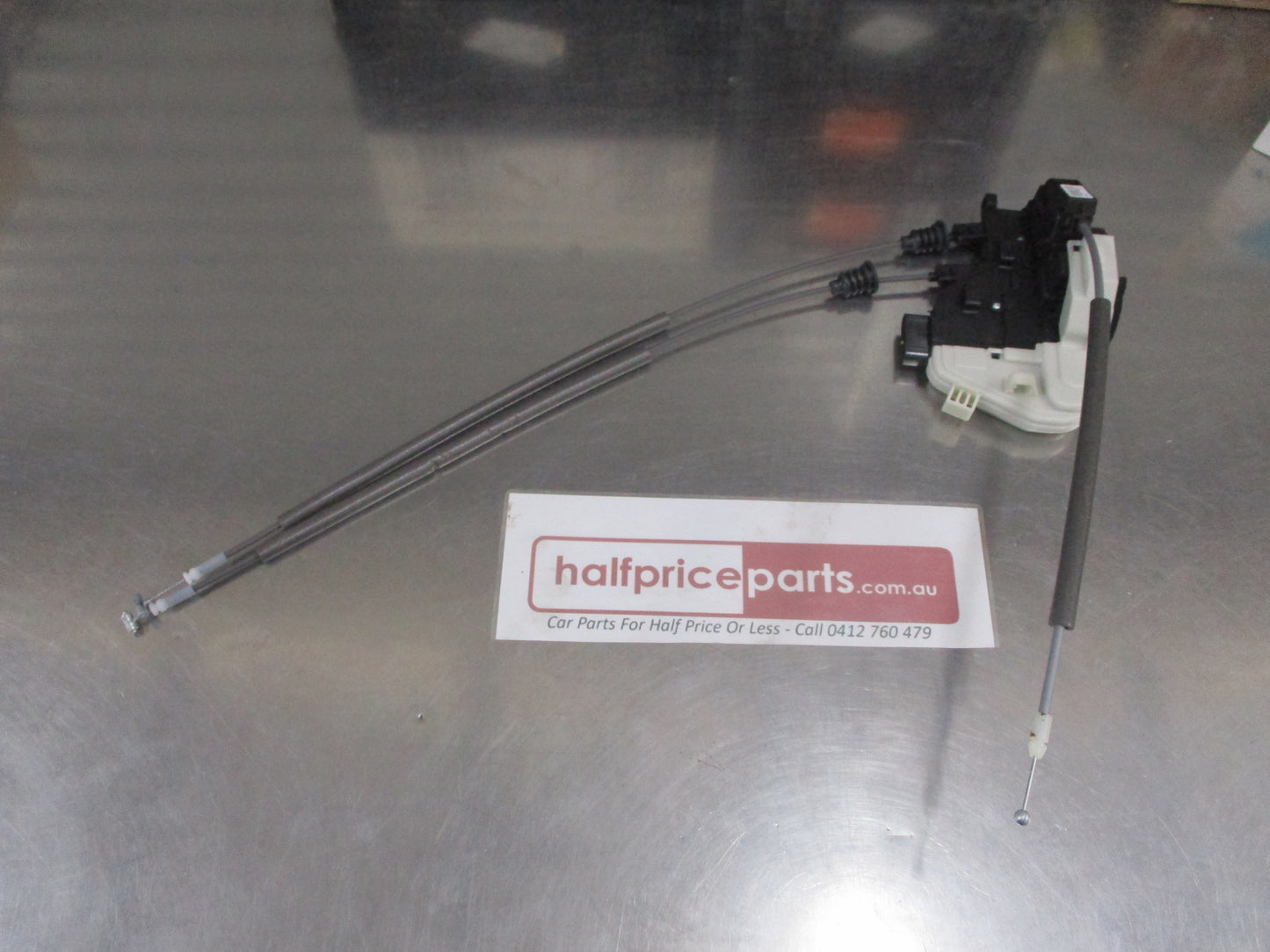 Hyundai Santa Fe Genuine Right Hand Rear Door Latch Assembly New Part
