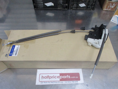 Hyundai Santa Fe Genuine Right Hand Rear Door Latch Assembly New Part