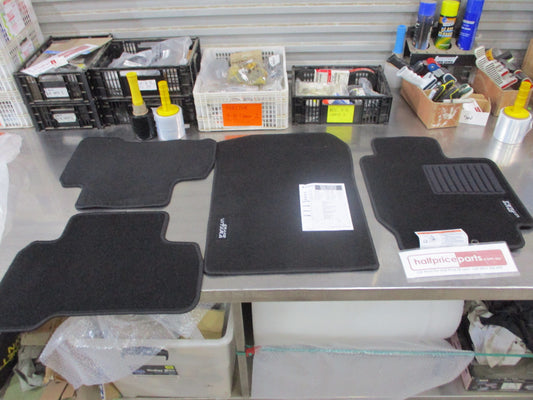 Suzuki Grand Vitara 3 Door Genuine Set Of 4 (Black) Carpet Mat Set New Part